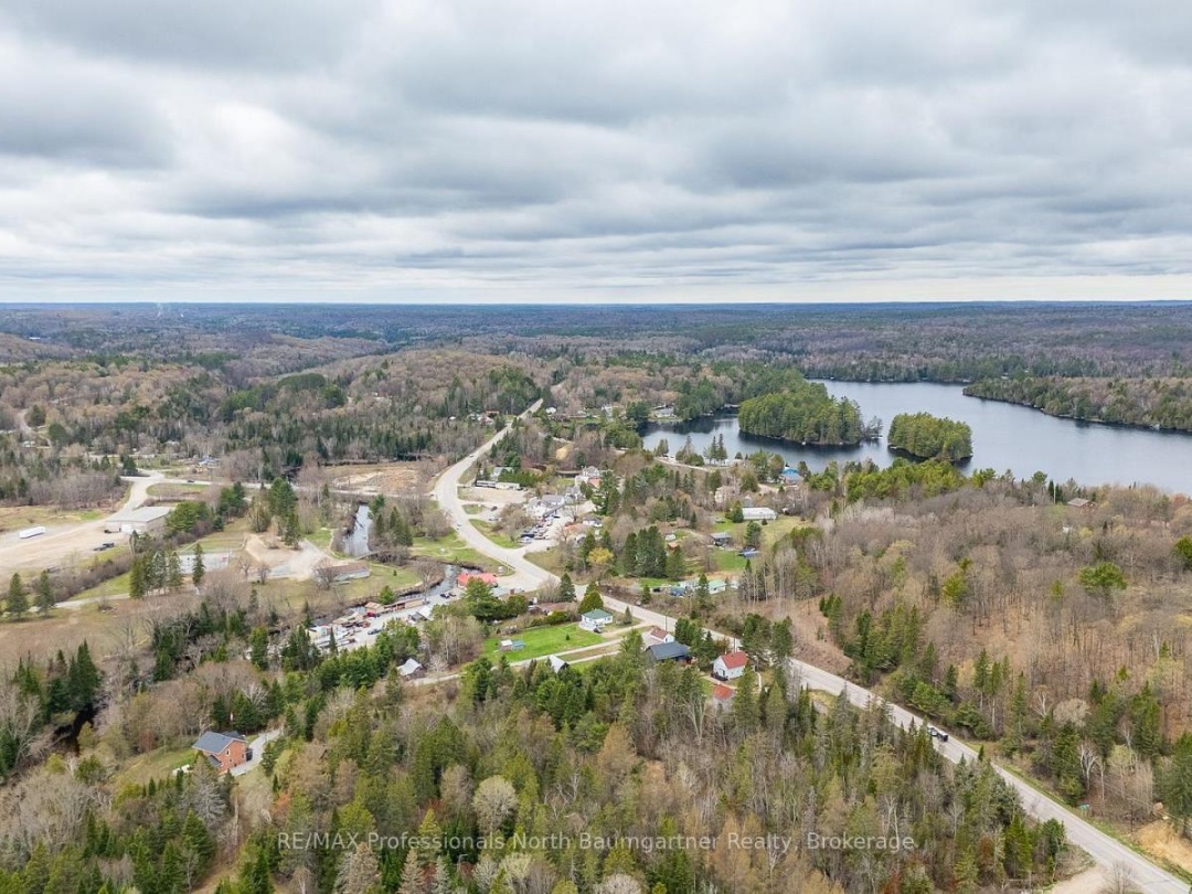 10752 COUNTY ROAD 503, Highlands East (Glamorgan)