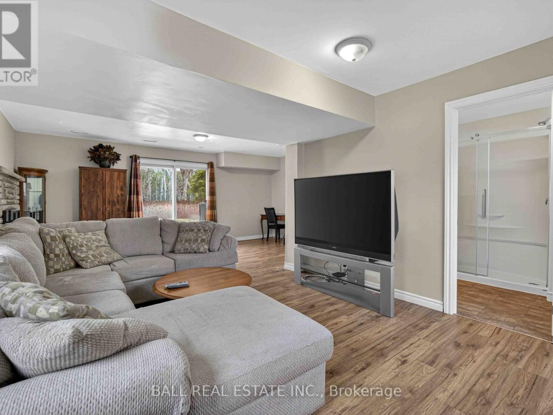 166 VICTORIA DRIVE, Sturgeon Lake