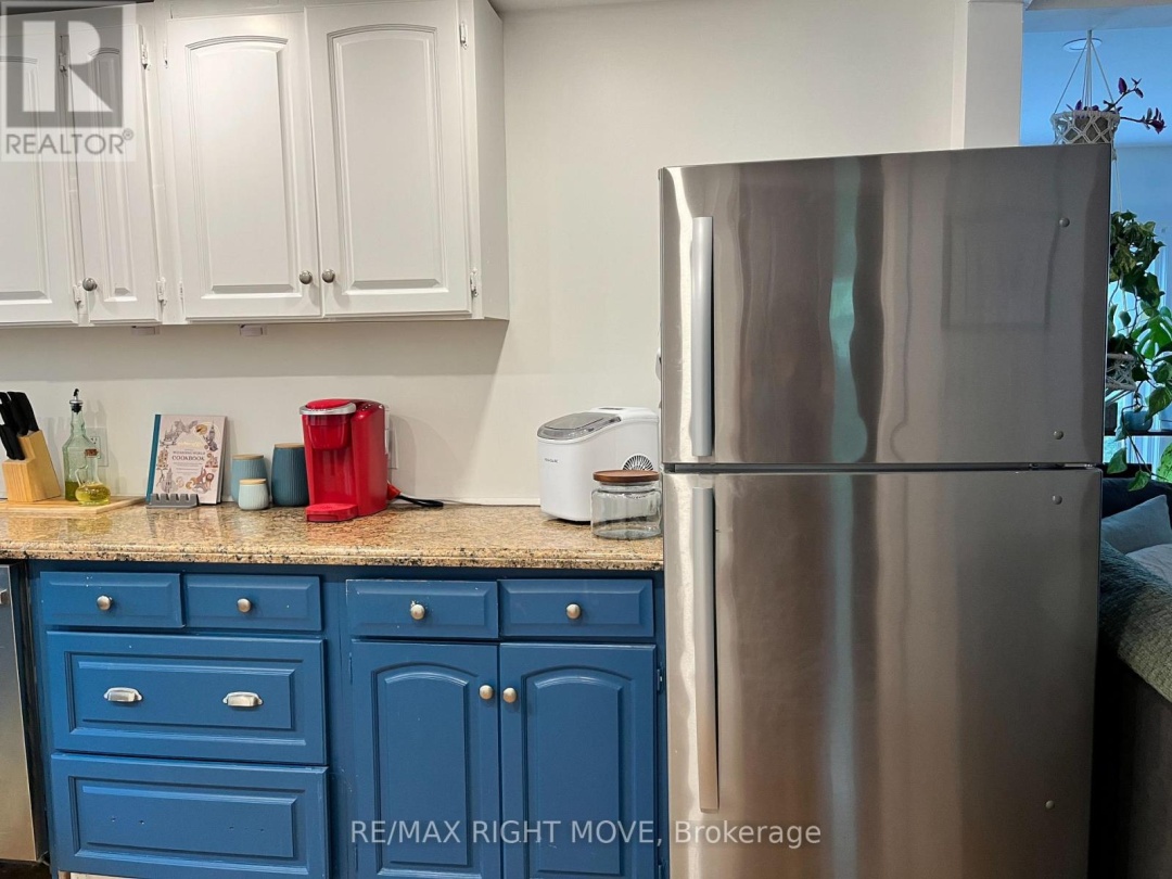 6896 PENTLAND LANE, 
