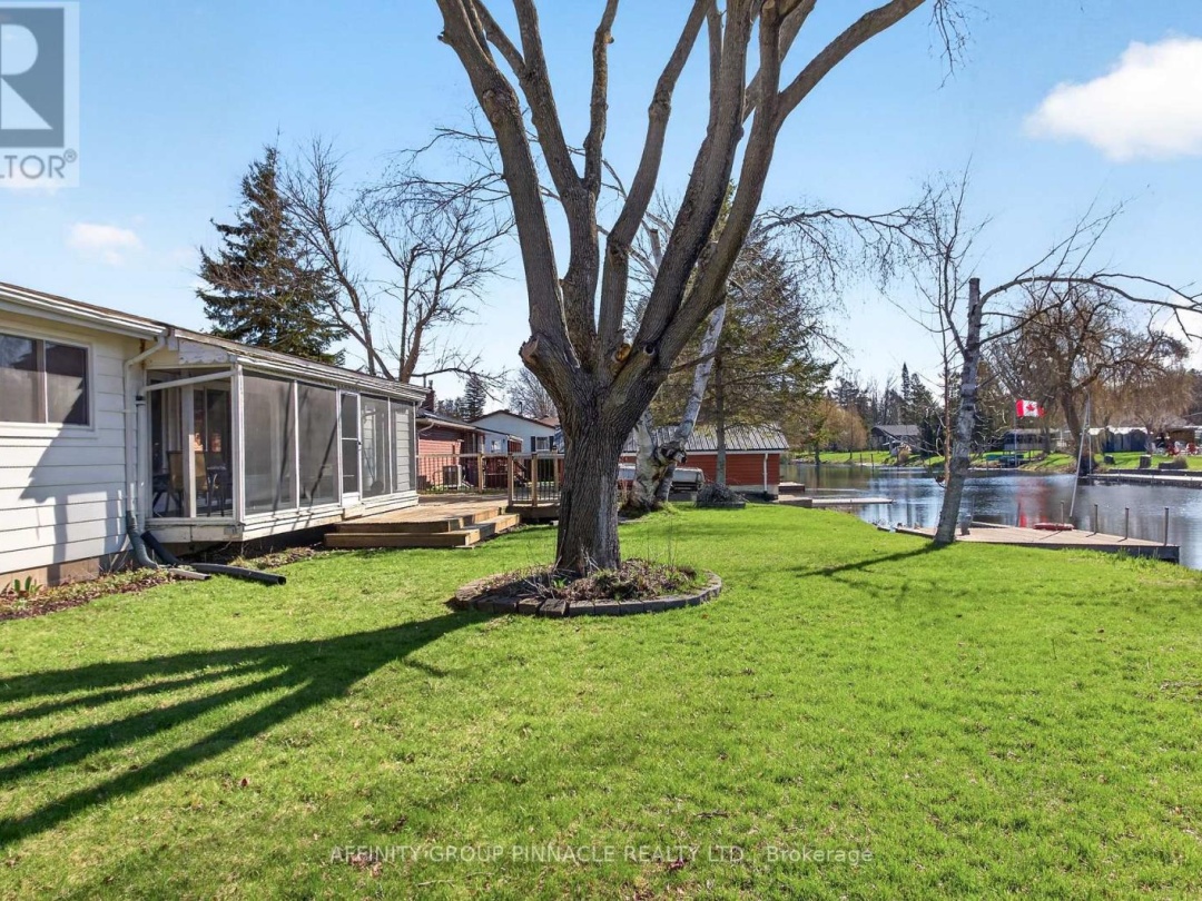 12 NORTH BAYOU ROAD, Sturgeon Lake