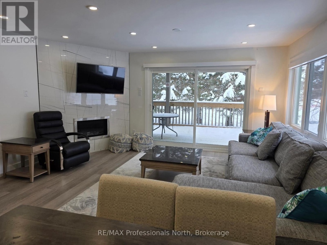 105 - 32 DEERHURST GREENS DRIVE, Peninsula Lake