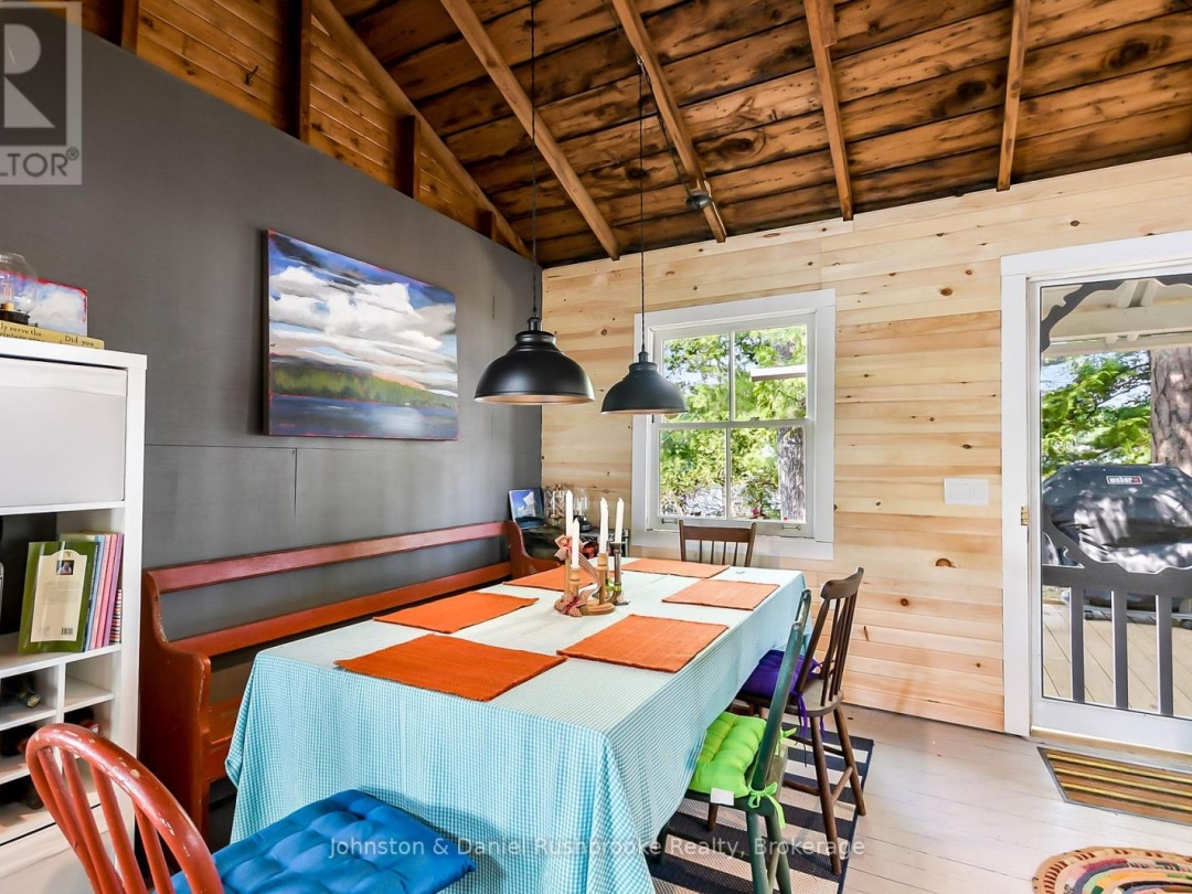 1000 REGATTA ISLAND W, 
