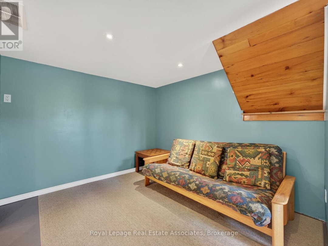 389 FALCON ROAD, Lake Vernon