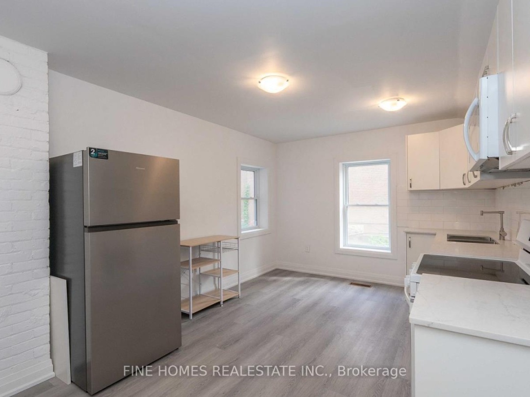 119 ALBERT STREET S, 