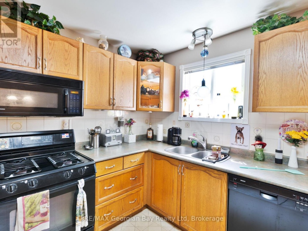 33 ANDERSON CRESCENT, 