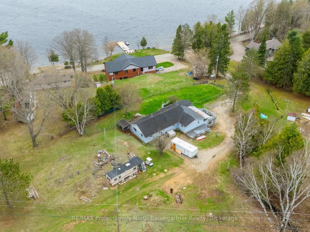 1093 REYNOLDS ROAD, Horseshoe Lake