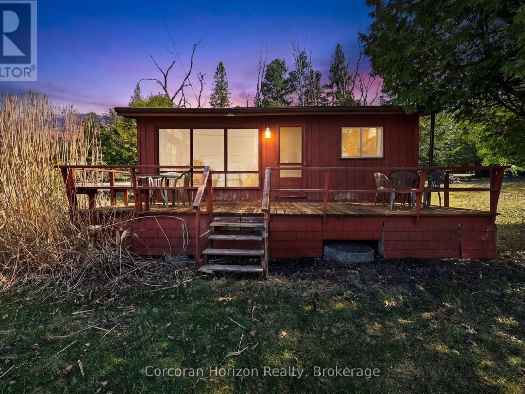 26 WATERSIDE DRIVE, Georgian Bay