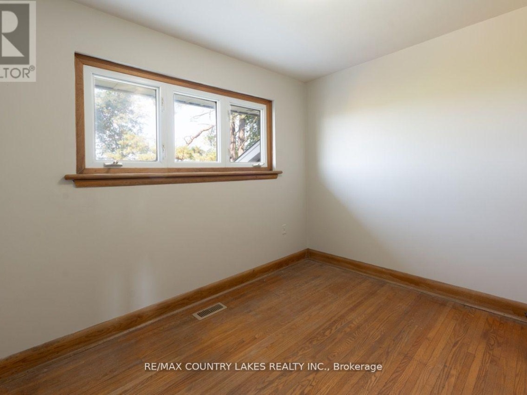 895 HIGHWAY 7 ROAD, Kawartha Lakes (Oakwood)