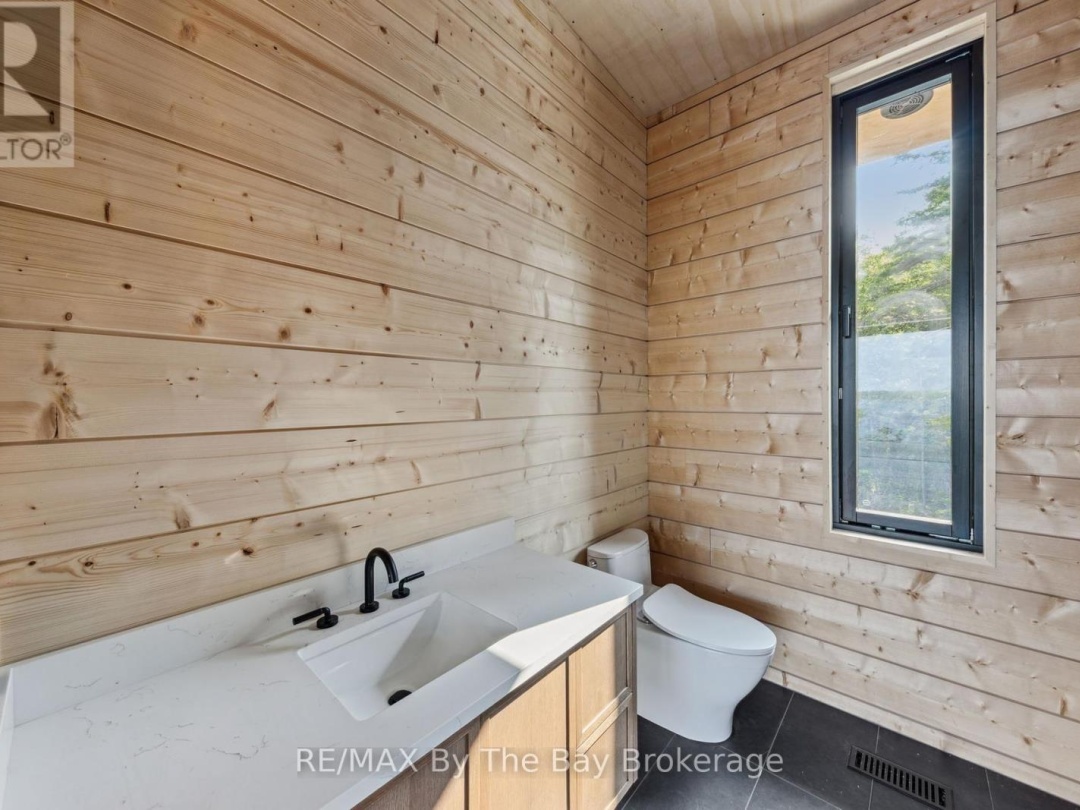 11324 ISLAND 1810/BONE ISLAND, Georgian Bay