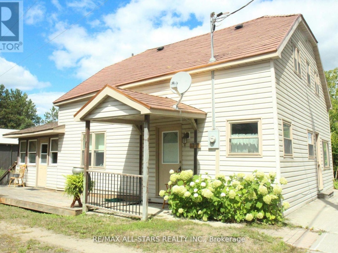 77 BOBCAYGEON ROAD, Minden Hills (Lutterworth)