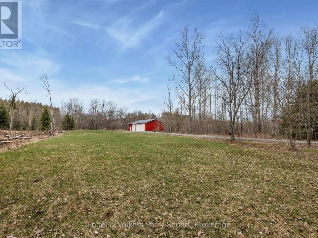185 LOCH ERNE ROAD, Vowel Lake