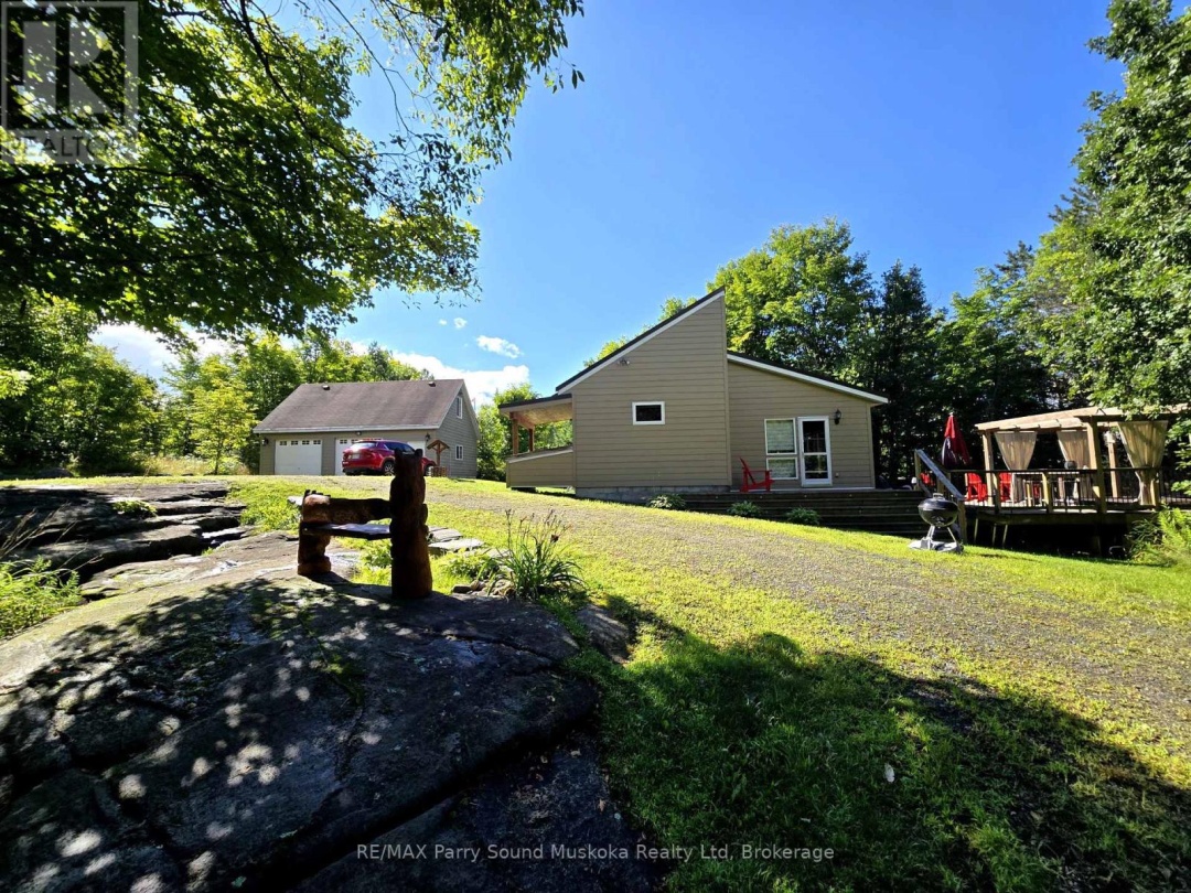 587 CENTRE ROAD, Manitouwabing Lake