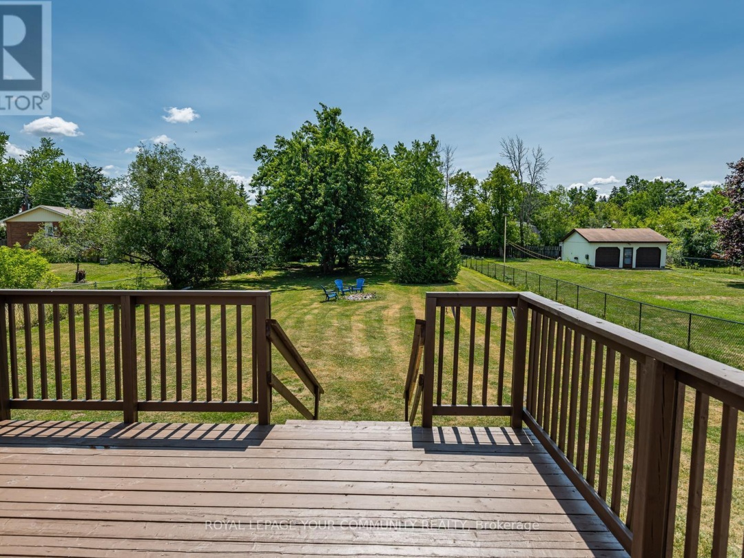 347 LAKELAND CRESCENT, 