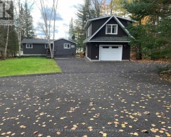 Cottage for Sale on Harp Lake
