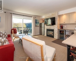 Cottage for Sale on Peninsula Lake