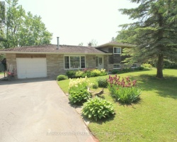 Cottage for Sale on Lake Simcoe