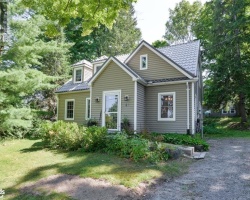 Property for Sale on 35 Cora Street E, Huntsville