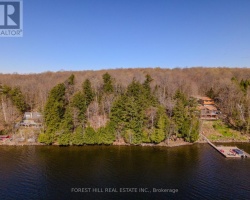 Cottage for Sale on Peninsula Lake