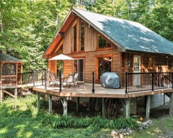 Cottage for Sale on Horseshoe Lake