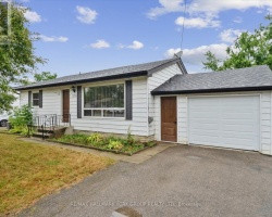 Cottage for Sale on Lake Simcoe