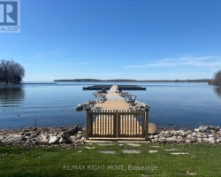 Cottage for Sale on Lake Simcoe