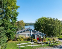 Cottage for Sale on Peninsula Lake