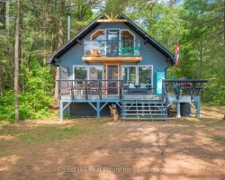 Cottage for Sale on Little Gull Lake