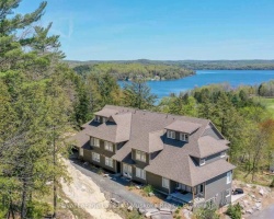 Cottage for Sale on Peninsula Lake