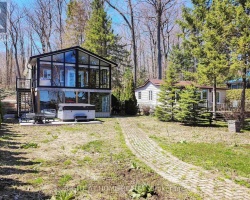 Cottage for Sale on Pigeon Lake