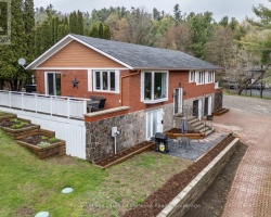 Cottage for Sale on Muskoka River