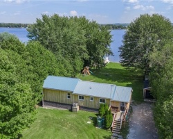 Cottage for Sale on Canal Lake