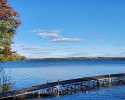 Cottage for Sale on Sturgeon Lake