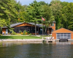 Cottage for Sale on Gloucester Pool