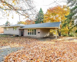 Property for Sale on 18 Kennedy Drive, Fenelon Falls