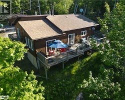 Cottage for Sale on Doe Lake