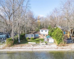 Cottage for Sale on Lake Simcoe