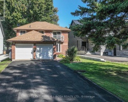 Cottage for Sale on Simcoe Lake