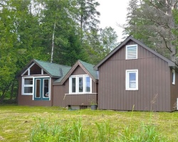 Cottage for Sale on Oudaze Lake