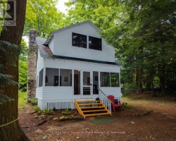 Cottage for Sale on Horseshoe Lake