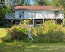 Cottage for Sale on Oudaze Lake