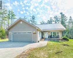 Property for Sale on 914 COUNTY RD 49, Trent Lakes