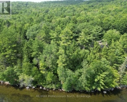 Cottage for Sale on Halls Lake