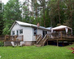 Cottage for Sale on Halls Lake