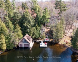 Cottage for Sale on Otter Lake
