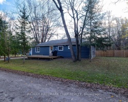 Cottage for Sale on Georgian 