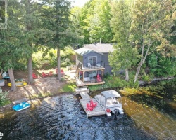 Cottage for Sale on Manitouwaba Lake