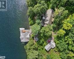 Cottage for Sale on Lake Joseph