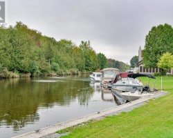 Cottage for Sale on Simcoe Lake