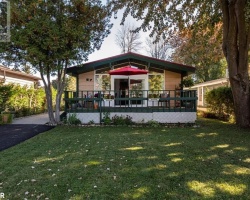 Cottage for Sale on Lake Simcoe