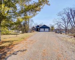 Cottage for Sale on Pigeon Lake